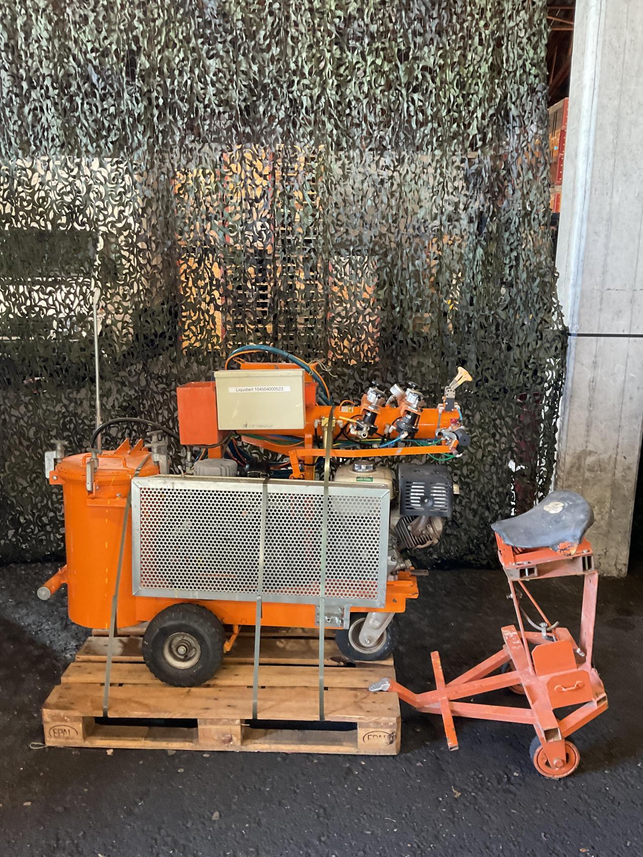 Strassenmarkiermaschine