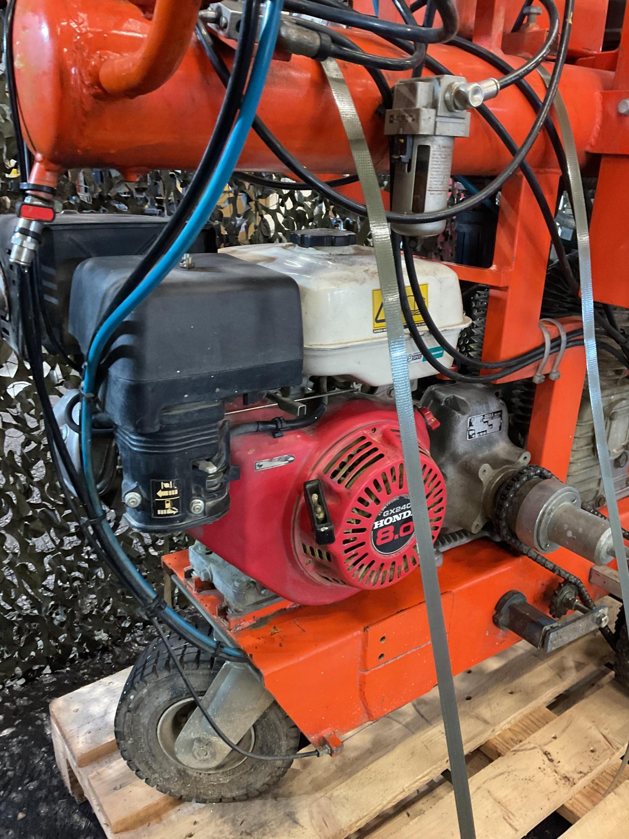 Strassenmarkiermaschine